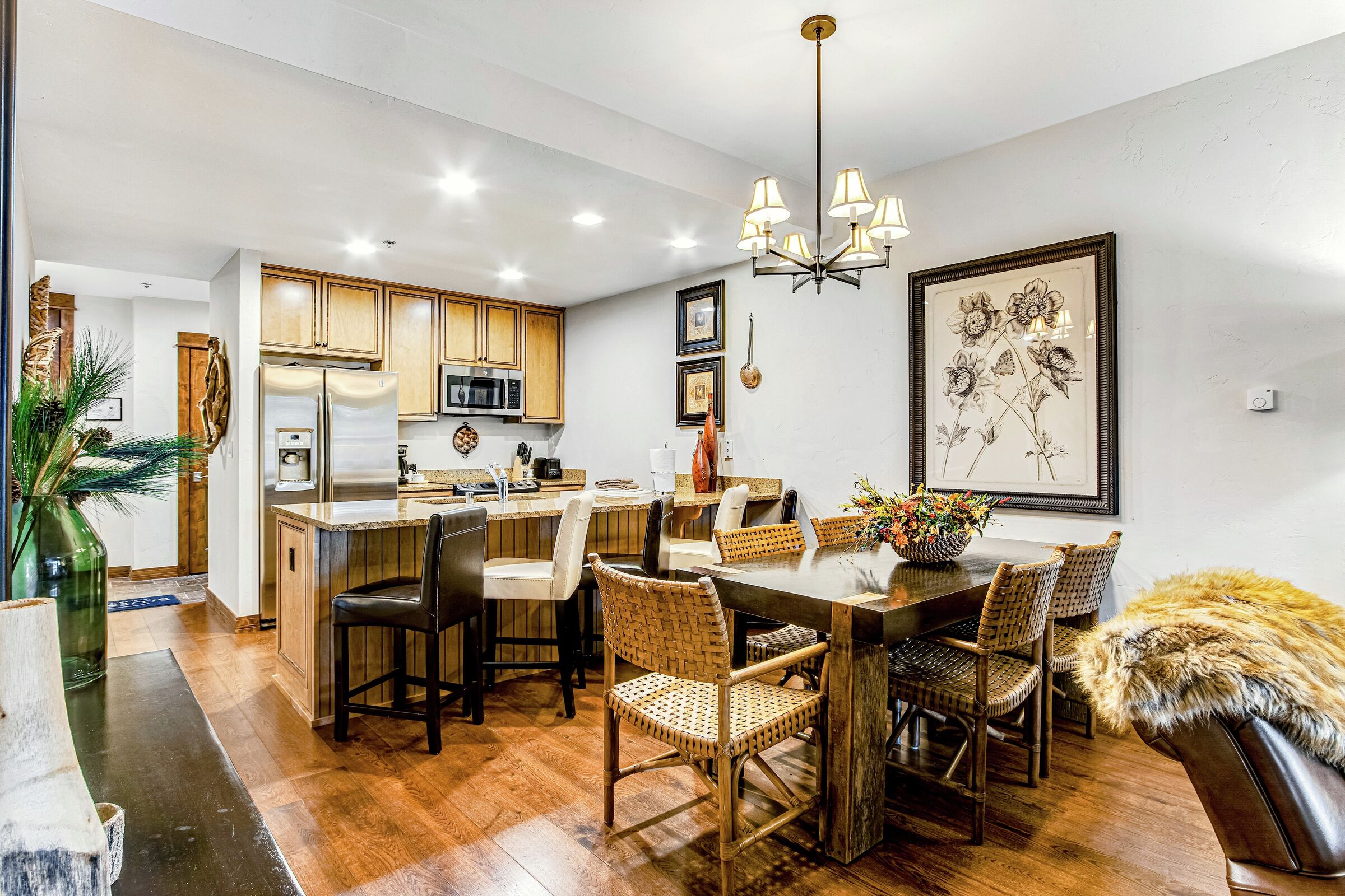 Dining Room & Kitchen