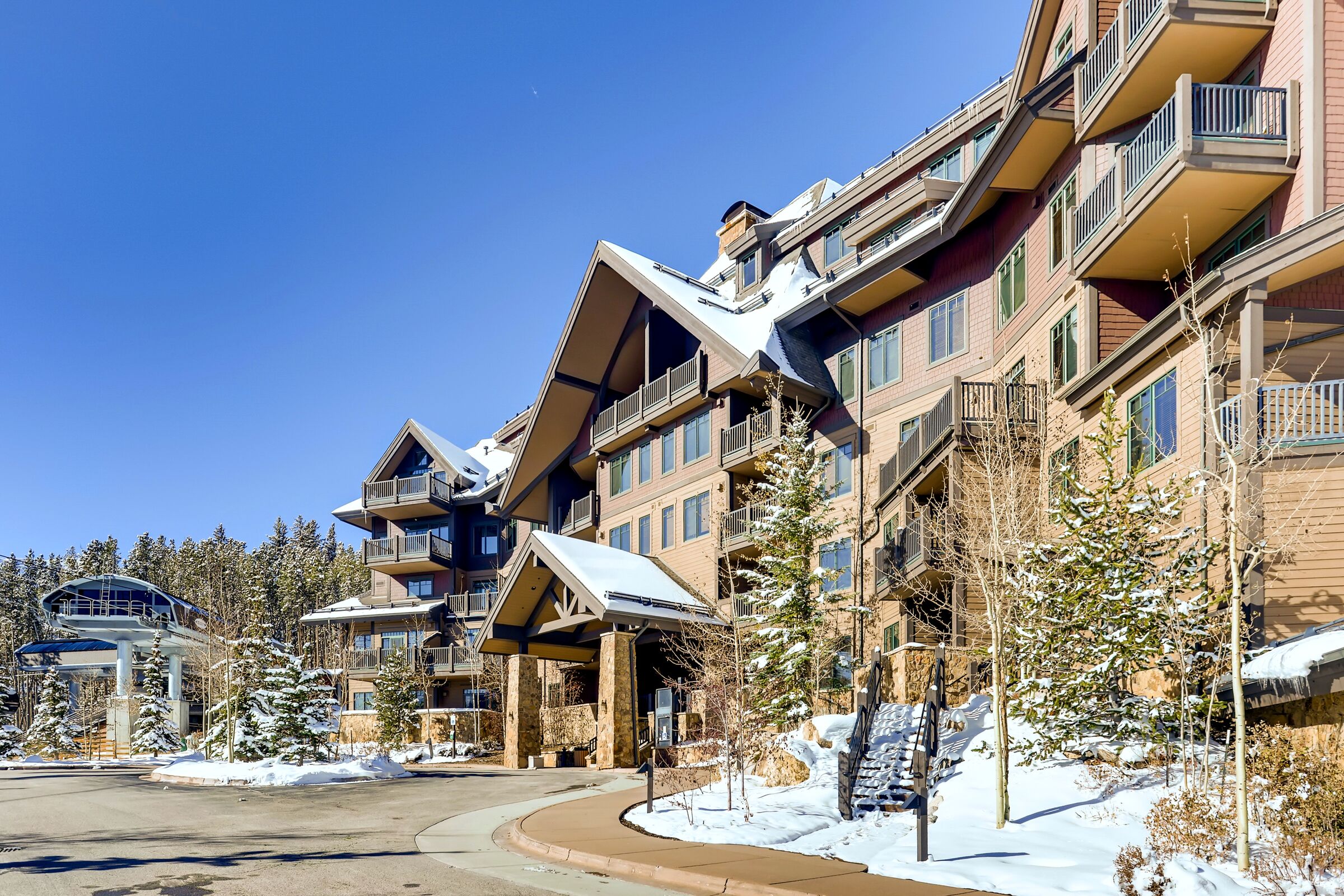 Crystal Peak Lodge