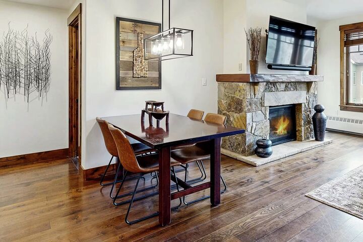 #5307 - Dining Area