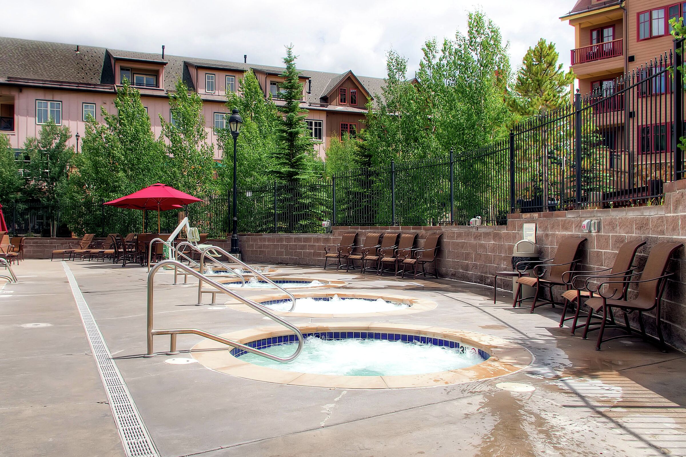 Outdoor Hot Tubs
