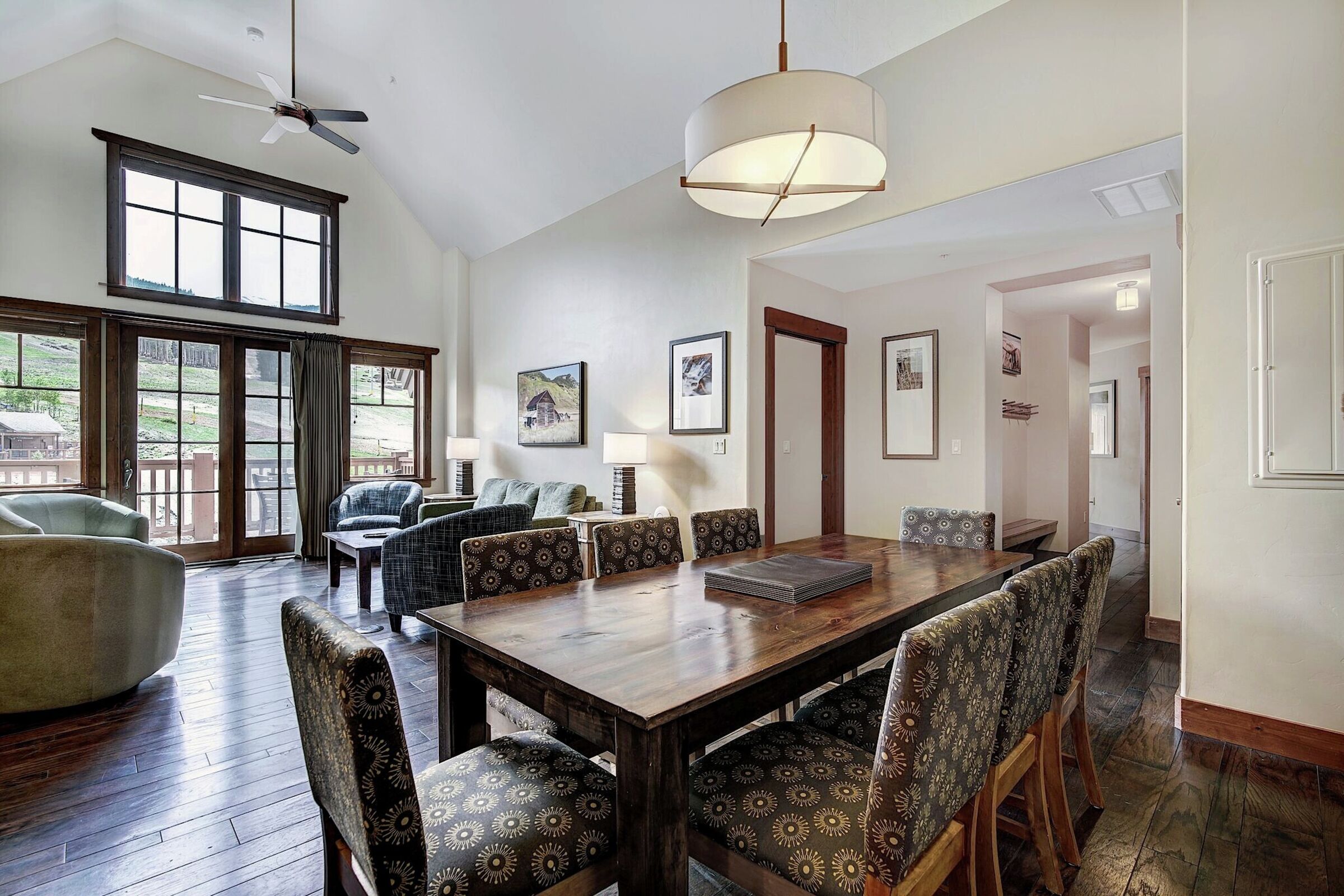 4 Bdrm - Dining Area
