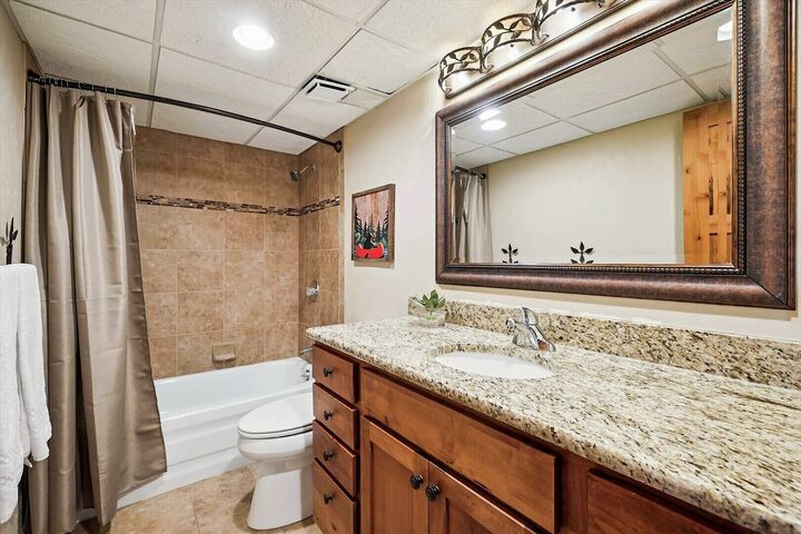 4 Bdrm - Ensuite Bathroom