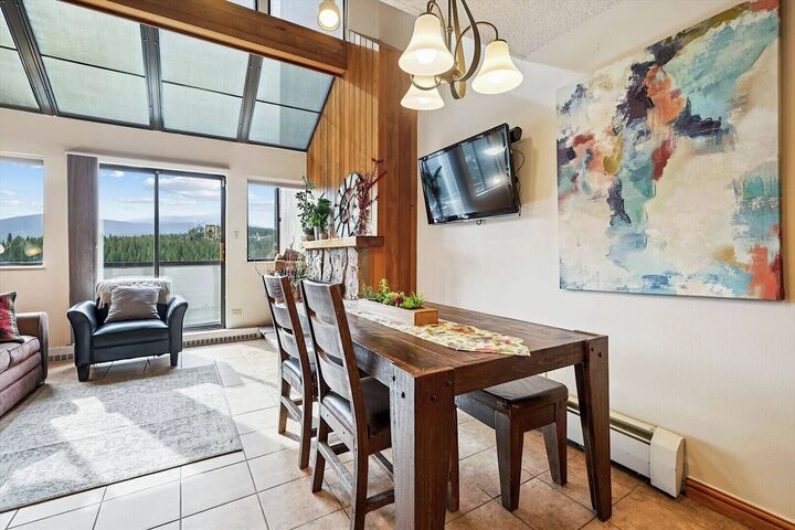 4 Bdrm - Dining Area