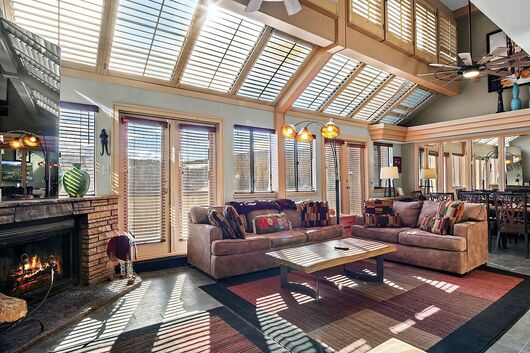 Living Area & Dining Area