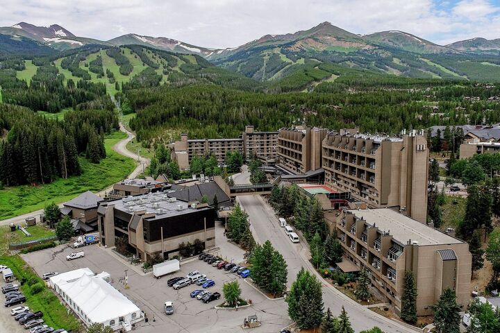 Beaver Run Resort Exterior - Summer