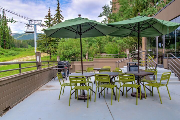 Common Area Patio with BBQs