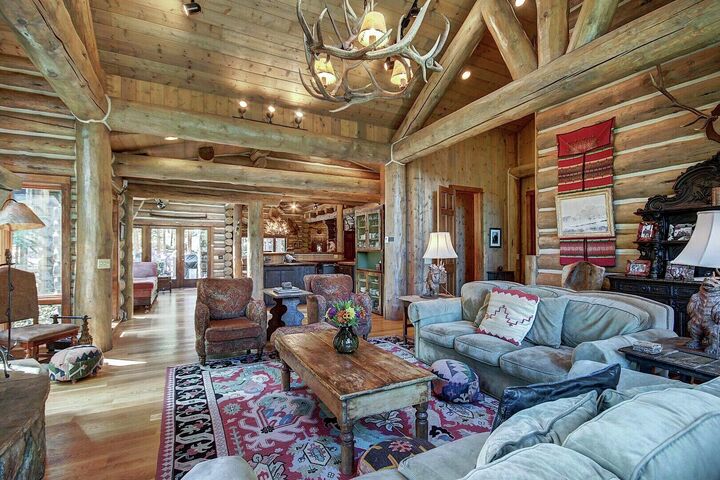 6 Bdrm 6 Bath HT - Living Area