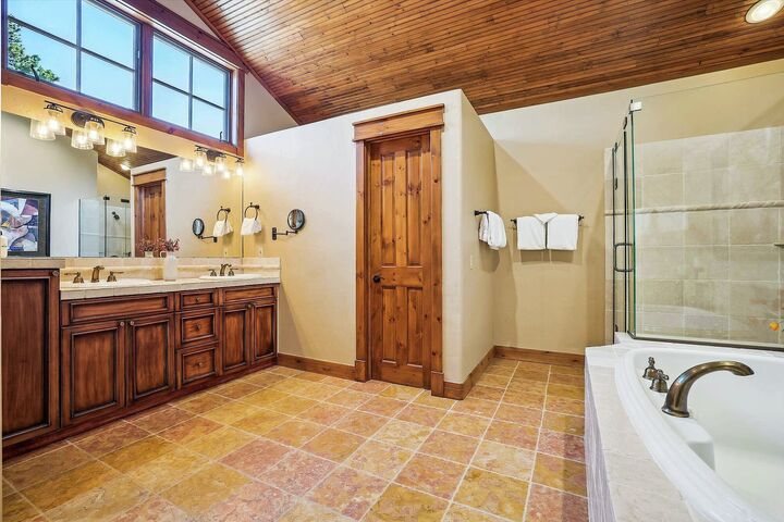 #60 - Master Ensuite Bathroom