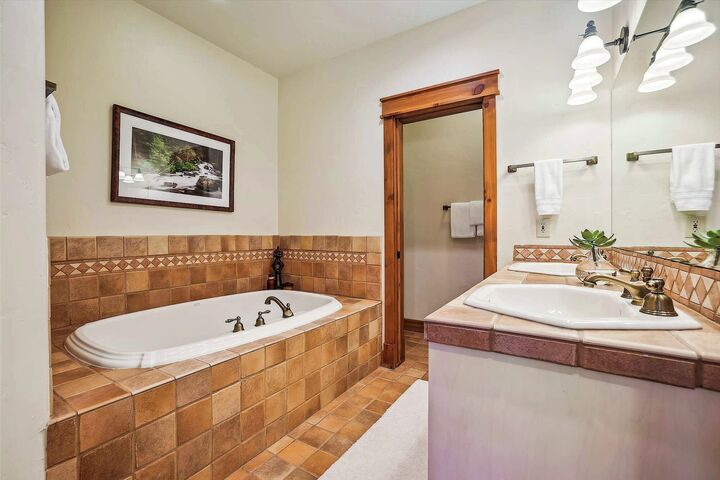 #60 - Ensuite Bathroom