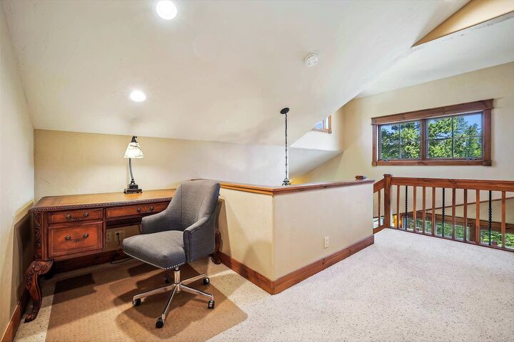 #60 - Loft with Desk