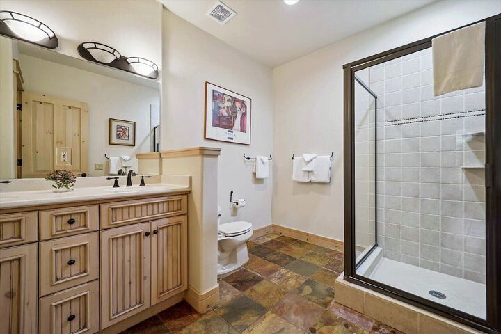 #44 - Bathroom