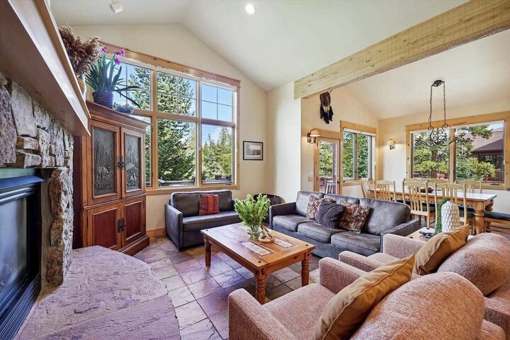 #44 - Living Area