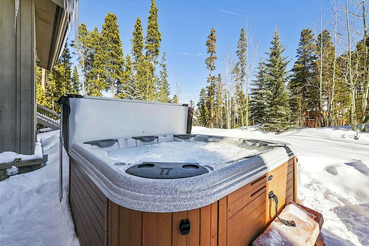 Outdoor Hot Tub