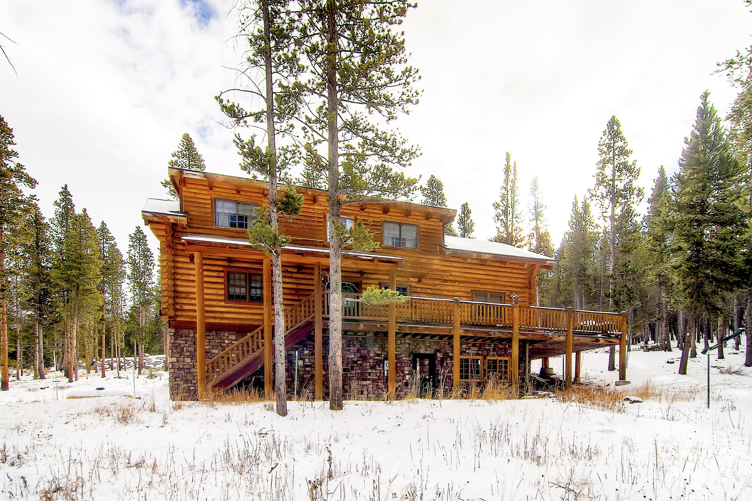 Snowshoe Lodge