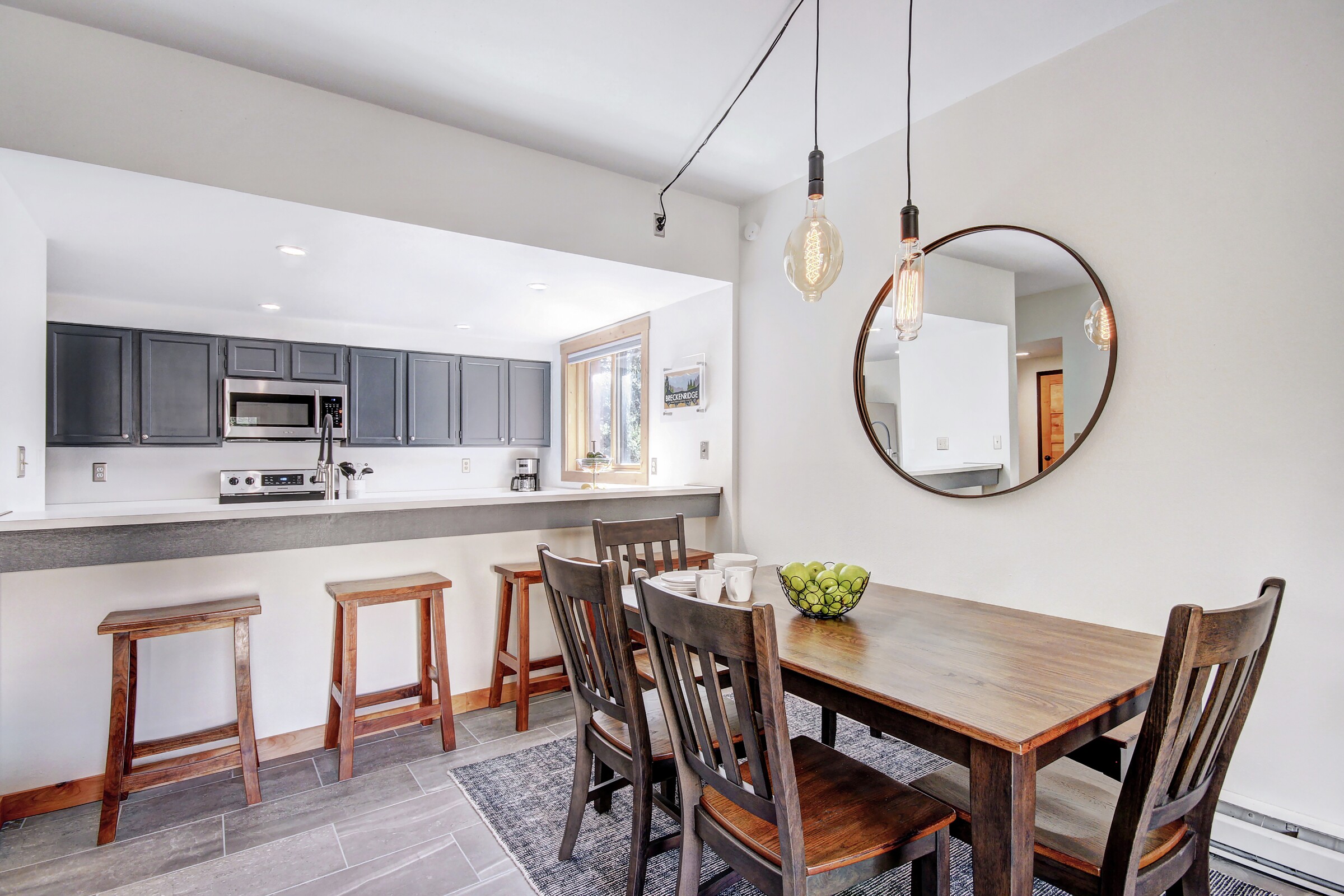 Dining Area & Kitchen