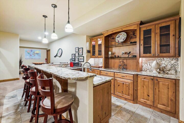 7 Bdrm 7.5 Bath HT - Home Theatre Wet Bar