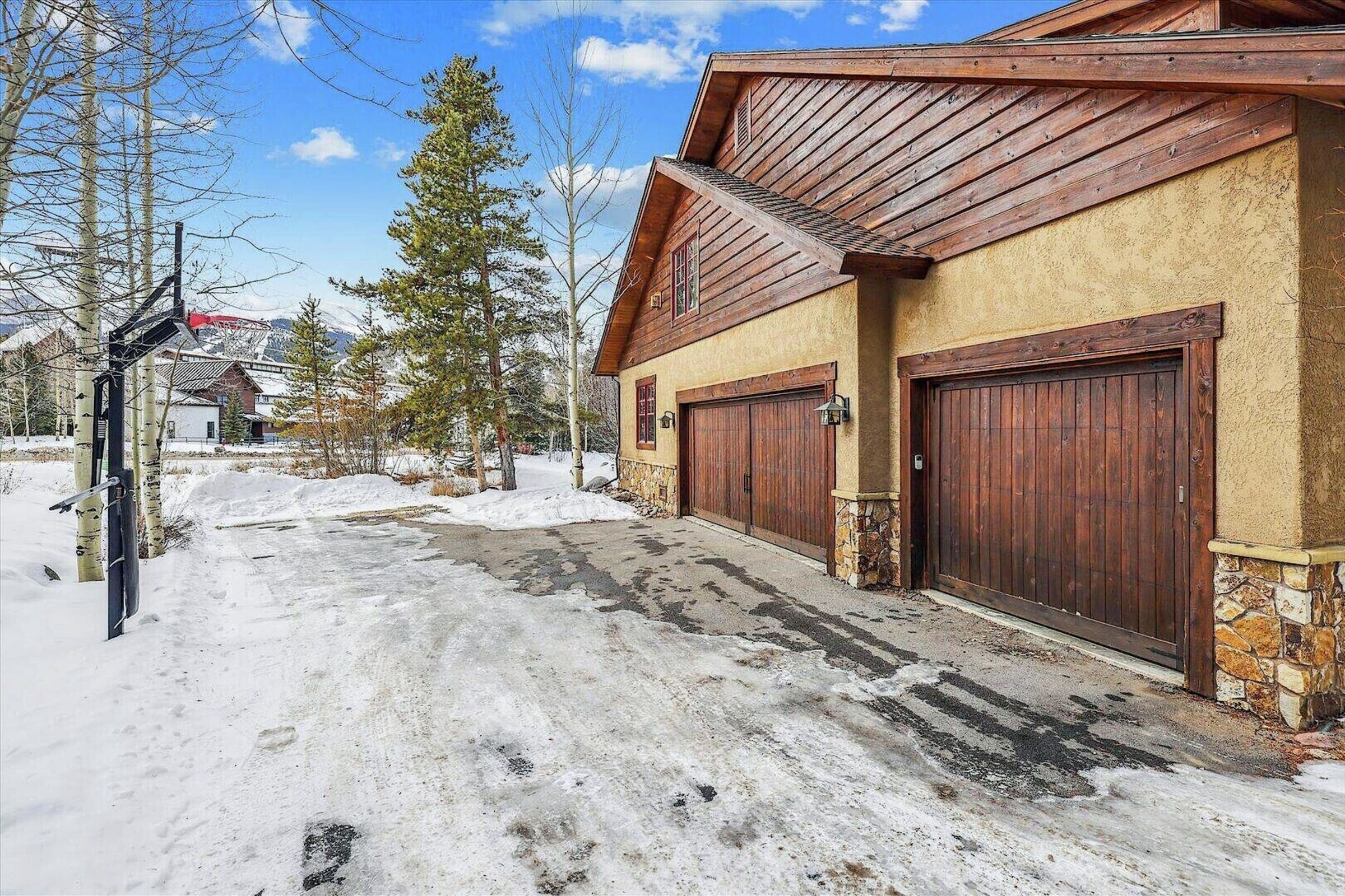 Snow Mansion