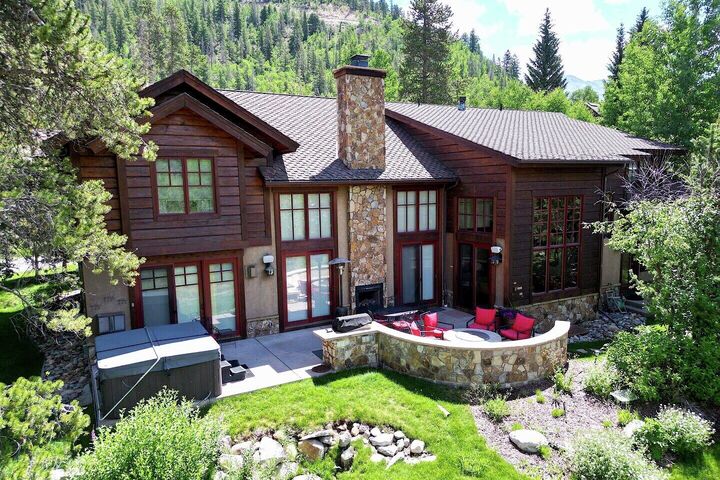 Snow Mansion