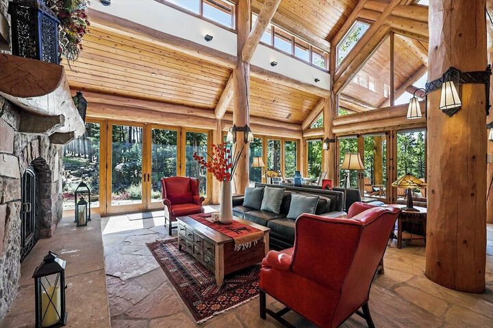 3 Bdrm + Loft 4 Bath HT - Living Area