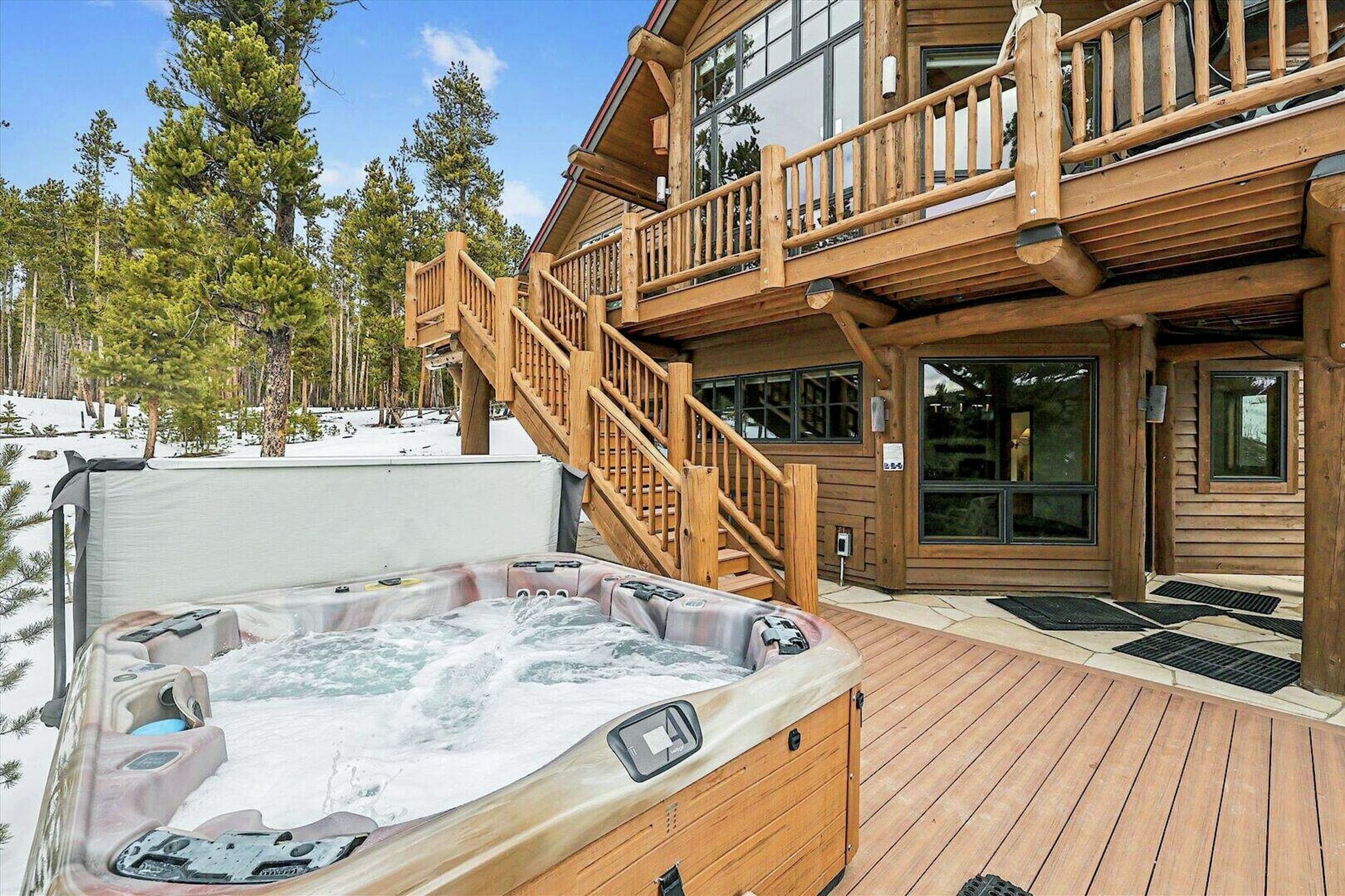 Patio & Deck with Hot Tub