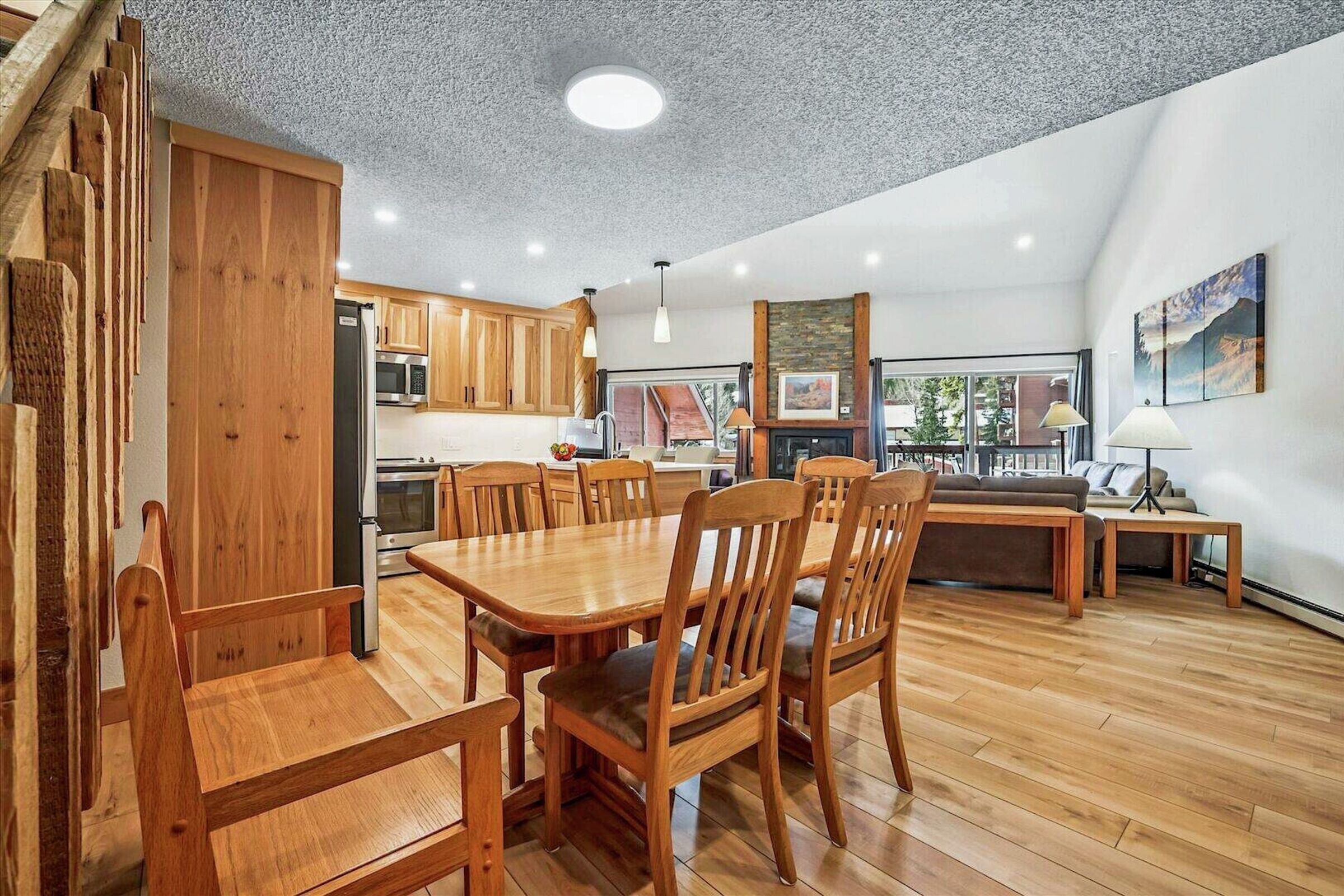 #5F - Dining Area