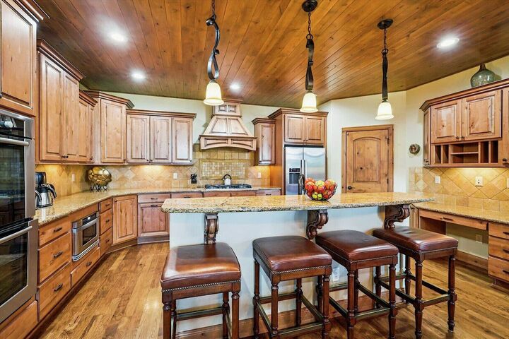 4 Bdrm 5 Bath HT - Kitchen