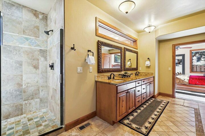 4 Bdrm 5 Bath HT - Master Ensuite Bathroom