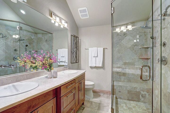 3 Bdrm 3 Bath - Lookout - Master Ensuite Bathroom
