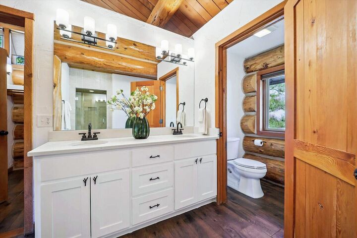 5 Bdrm 5.5 Bath HT - Master Ensuite Bathroom
