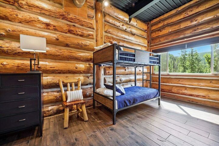 5 Bdrm 5.5 Bath HT - Bunk Room