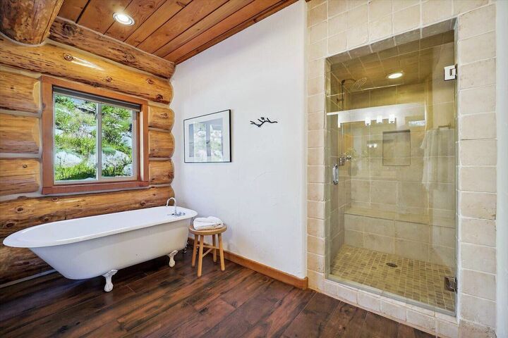 5 Bdrm 5.5 Bath HT - Master Ensuite Bathroom