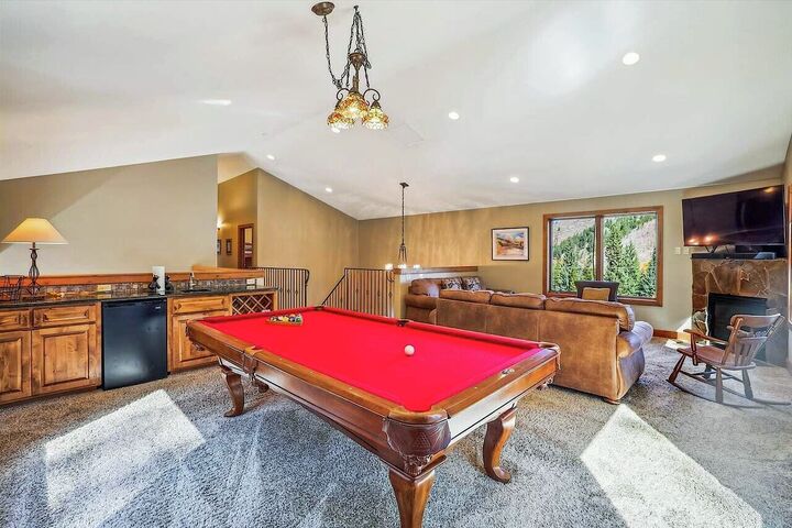 5 Bdrm 3.5 Bath HT - Loft Family Area