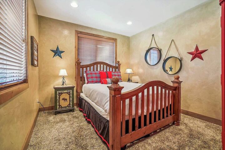 5 Bdrm 3.5 Bath HT - Bedroom