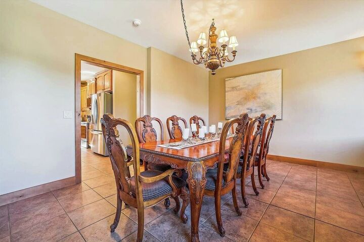 5 Bdrm 3.5 Bath HT - Dining Area