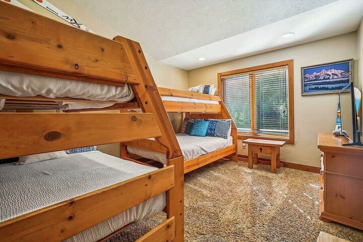 5 Bdrm 3.5 Bath HT - Bedroom