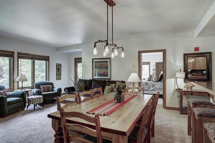 #213 - Dining Area