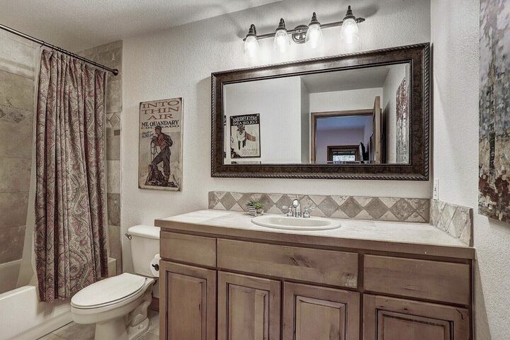 #213 - Master Ensuite Bathroom