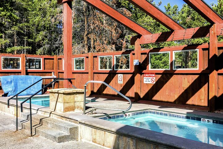 Outdoor Hot Tubs