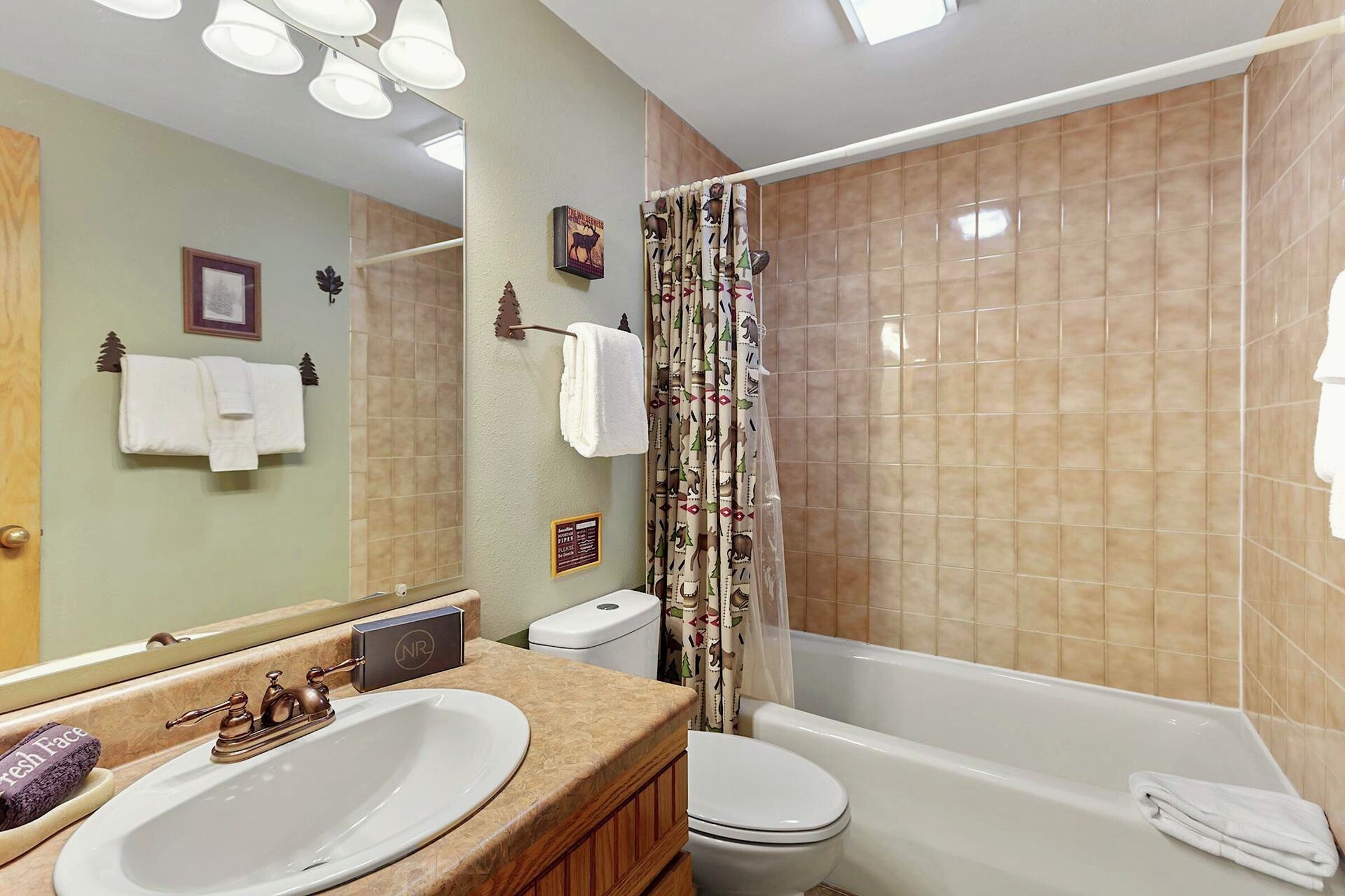 #E4 - Bathroom