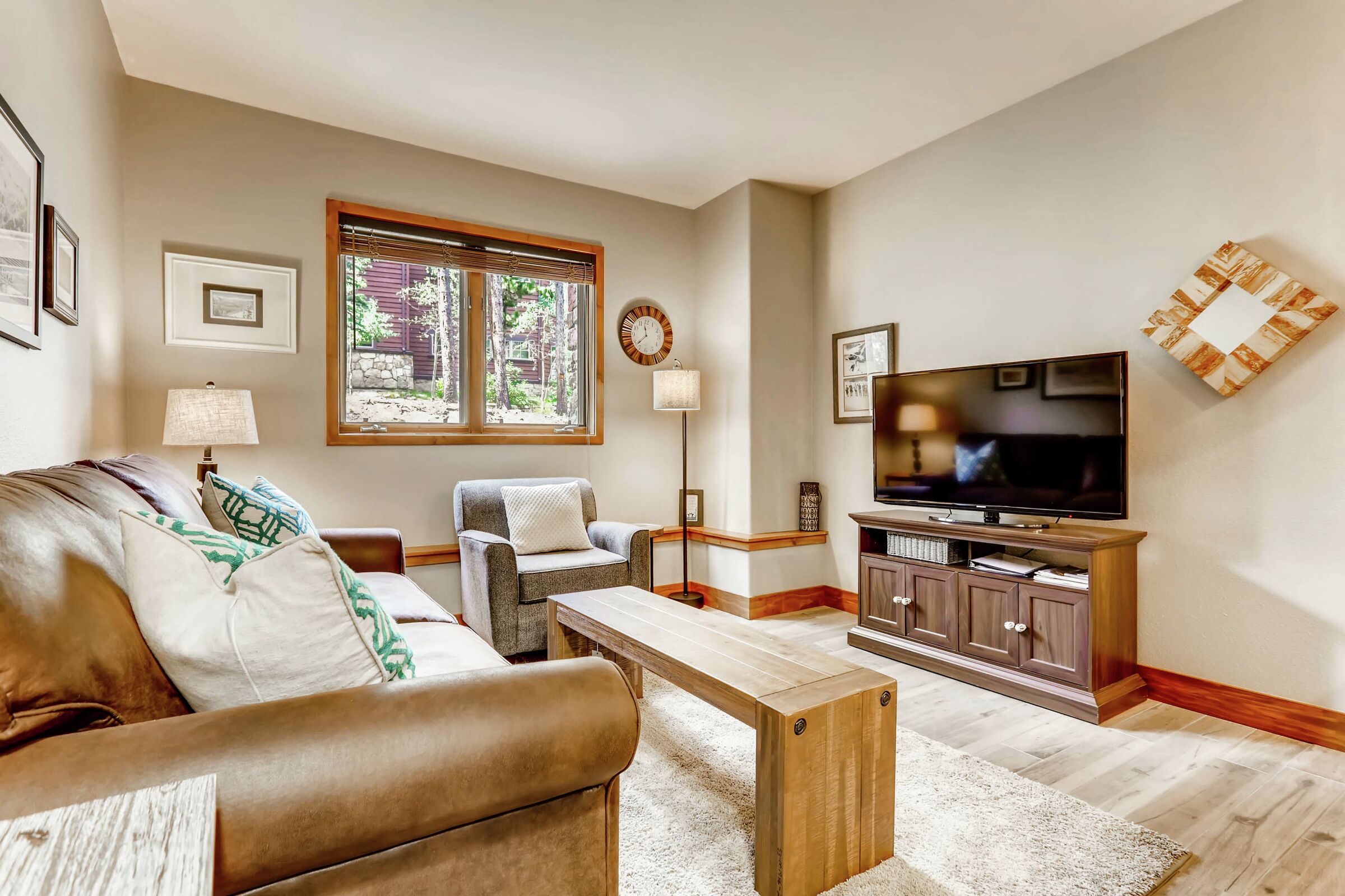 #D10 - Living Room