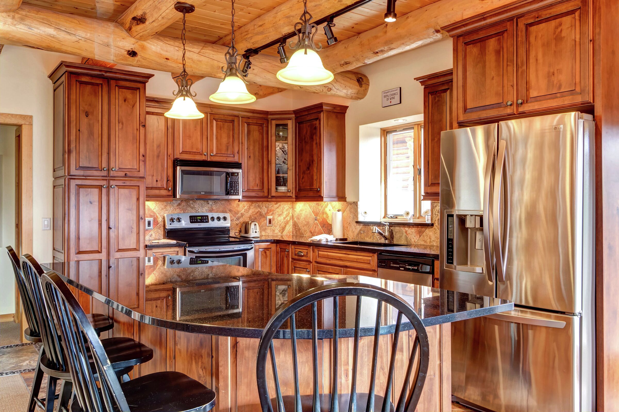 4 Bdrm HT - Kitchen Bar