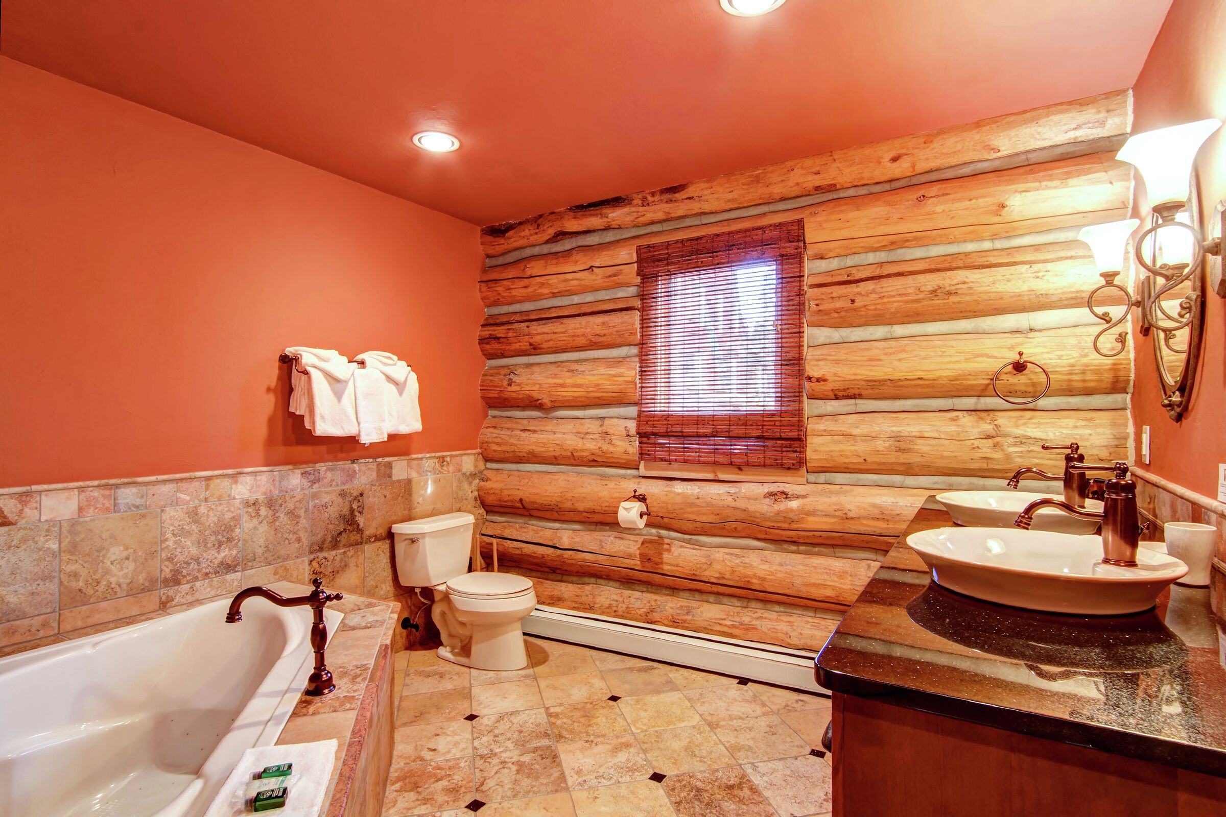 4 Bdrm HT - Ensuite Bathroom