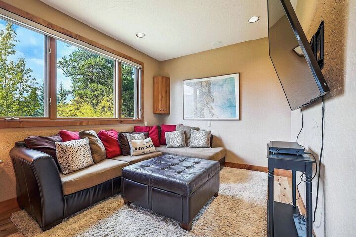 4 Bdrm 3.5 Bath HT - Family Room