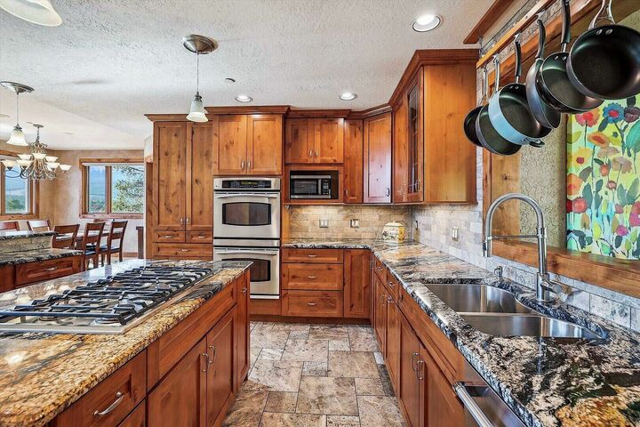 4 Bdrm 3.5 Bath HT - Kitchen