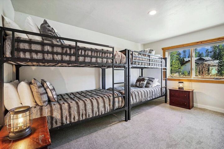 5 Bdrm 3.5 Bath HT - Bedroom