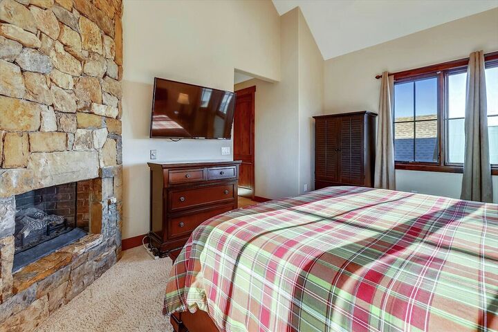 3 Bdrm 4 Bath HT - Master Bedroom