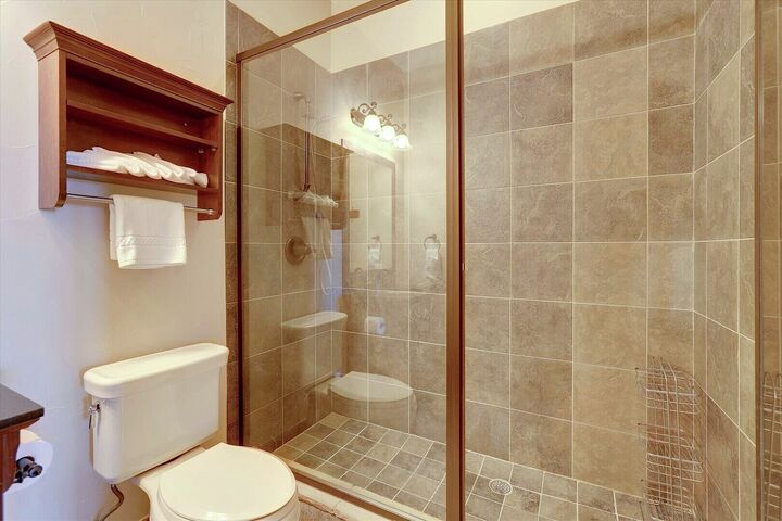 3 Bdrm 4 Bath HT - Bathroom