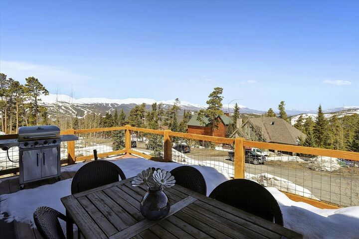 3 Bdrm 4 Bath HT - Balcony with BBQ