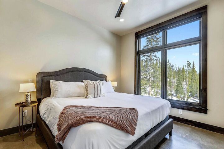 6 Bdrm 5.5 Bath HT - Bedroom