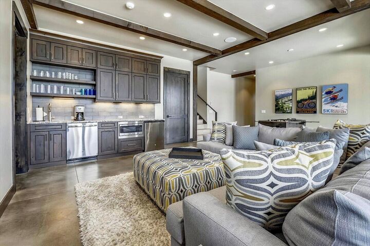 6 Bdrm 5.5 Bath HT - Family Room